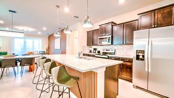 House | 7 bedrooms, Internet