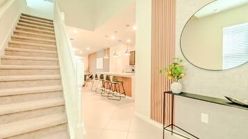 House | 7 bedrooms, Internet