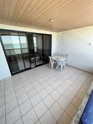 Superior-Apartment, Strandblick | Lanai (Veranda)