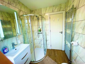 Apartment | Bathroom