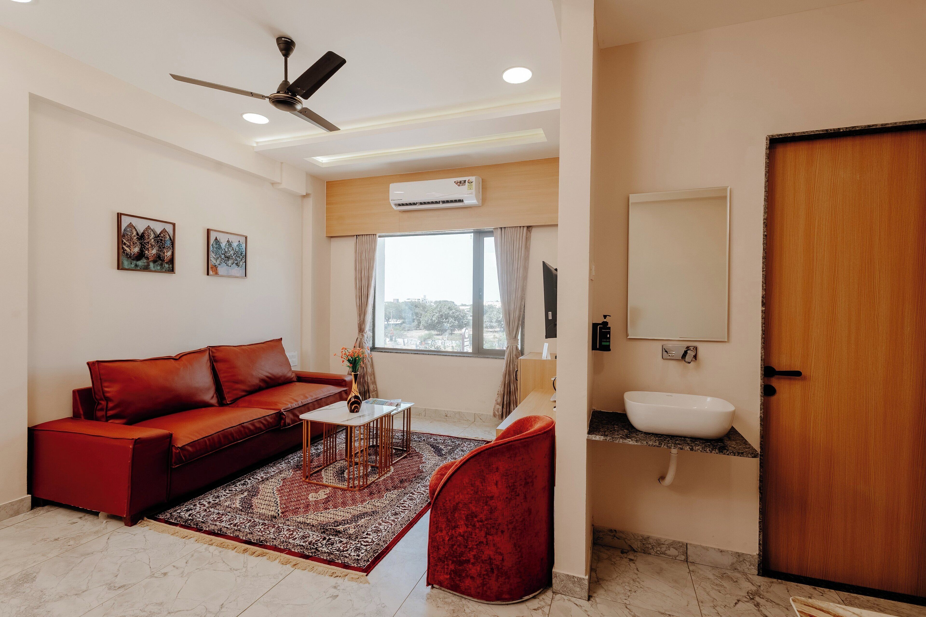 Traditional Suite | In-room dining