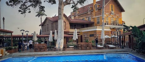 Utomhuspool