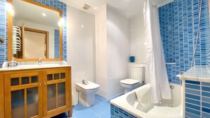 Shower, hair dryer, towels - The Cliffs - Galician Blue Views (Ortigueira)