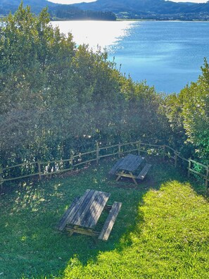 Outdoor dining - The Cliffs - Galician Blue Views (Ortigueira)