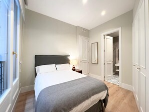 3 habitaciones, tabla de planchar con plancha y wifi gratis 
