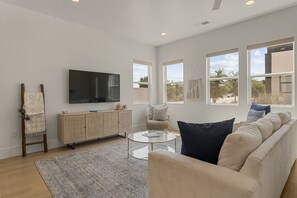 Townhome, 4 Bedrooms | Living area