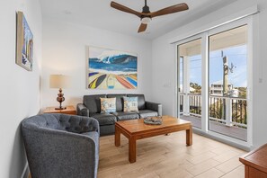 House, 4 Bedrooms | Living area