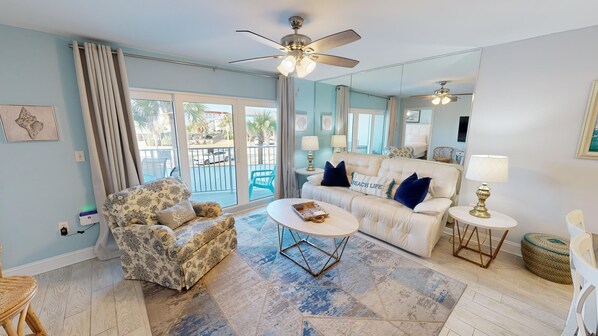 Condo, 2 Bedrooms | Living area