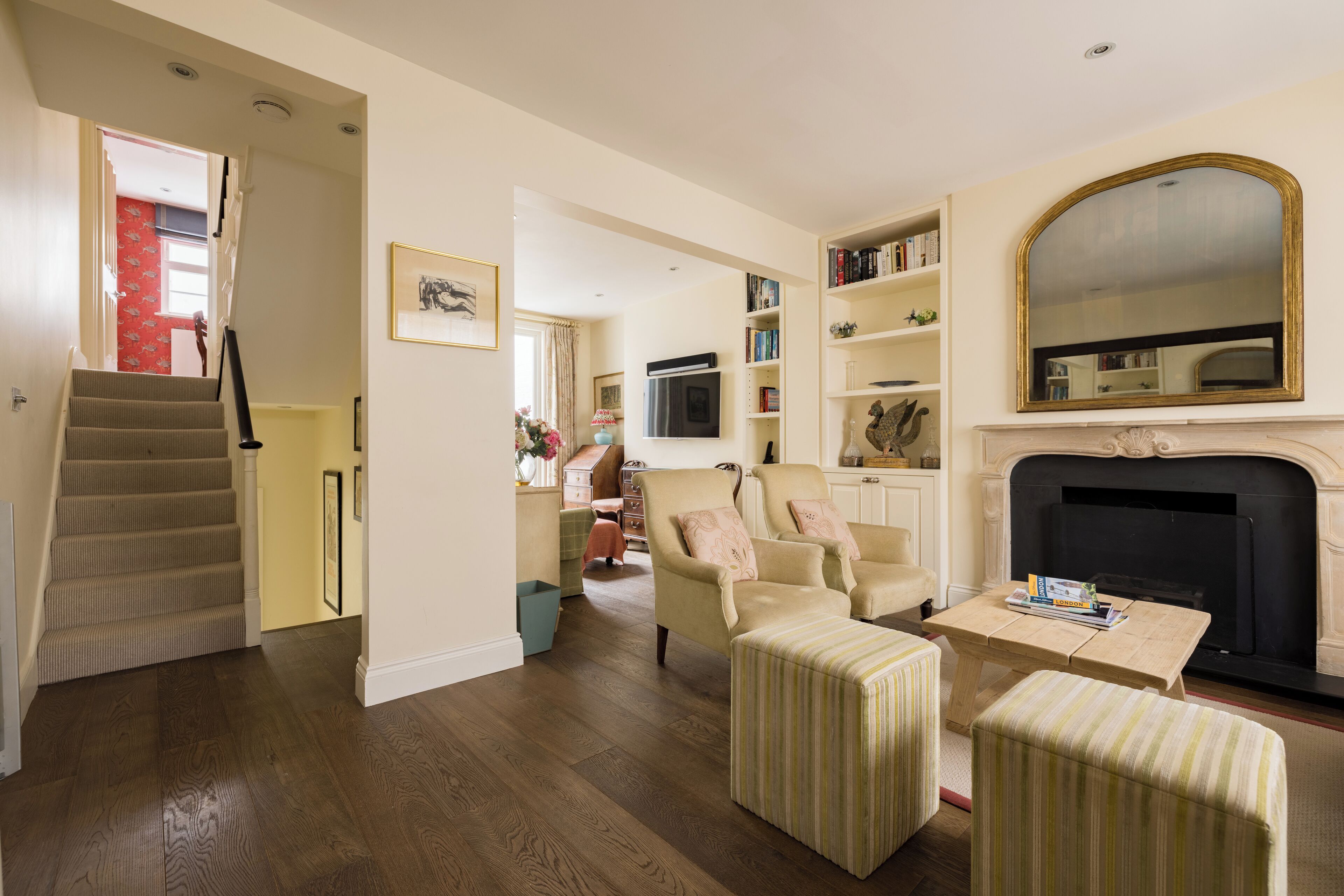 House (4 Bedrooms) | Living area | TV