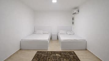 Chalet Standard, balcon, vue cour intérieure | 2 chambres, rideaux occultants, fer et planche à repasser, Wi-Fi gratuit