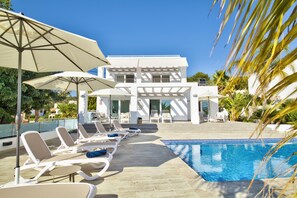 Piscine extérieure, piscine chauffée