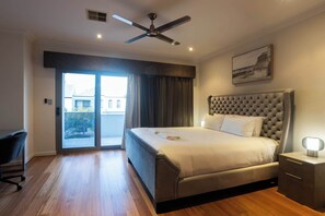 3 bedrooms, iron/ironing board, Internet, bed sheets