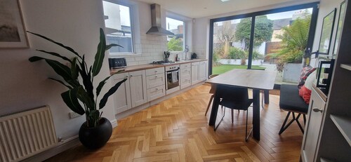 Extended 3BD SplitLevel Cottage in Popular Village