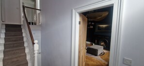 Interior - Extended 3BD SplitLevel Cottage in Popular Village (Dublin)