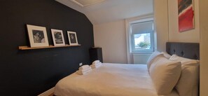 3 soverom, strykejern/-brett, wi-fi og sengetøy