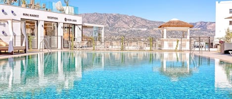 Piscine extérieure, piscine chauffée