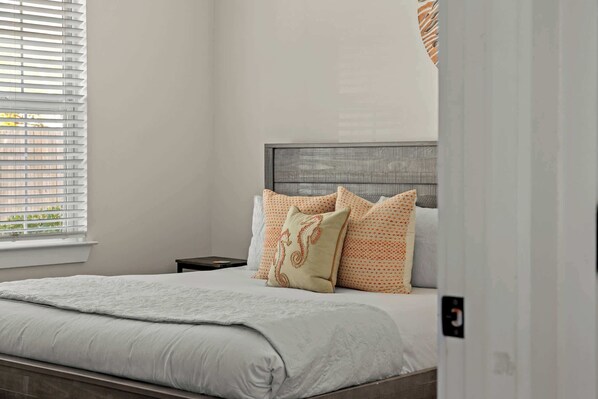 6 habitaciones, tabla de planchar con plancha, cuna de viaje y wifi