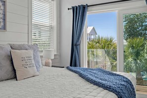 6 habitaciones, tabla de planchar con plancha, cuna de viaje y wifi