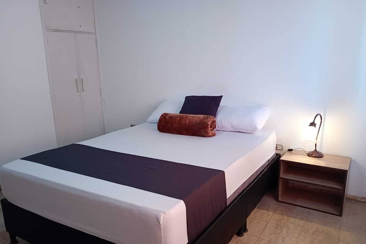 Classic Double Room, City View | Desk, soundproofing, free WiFi