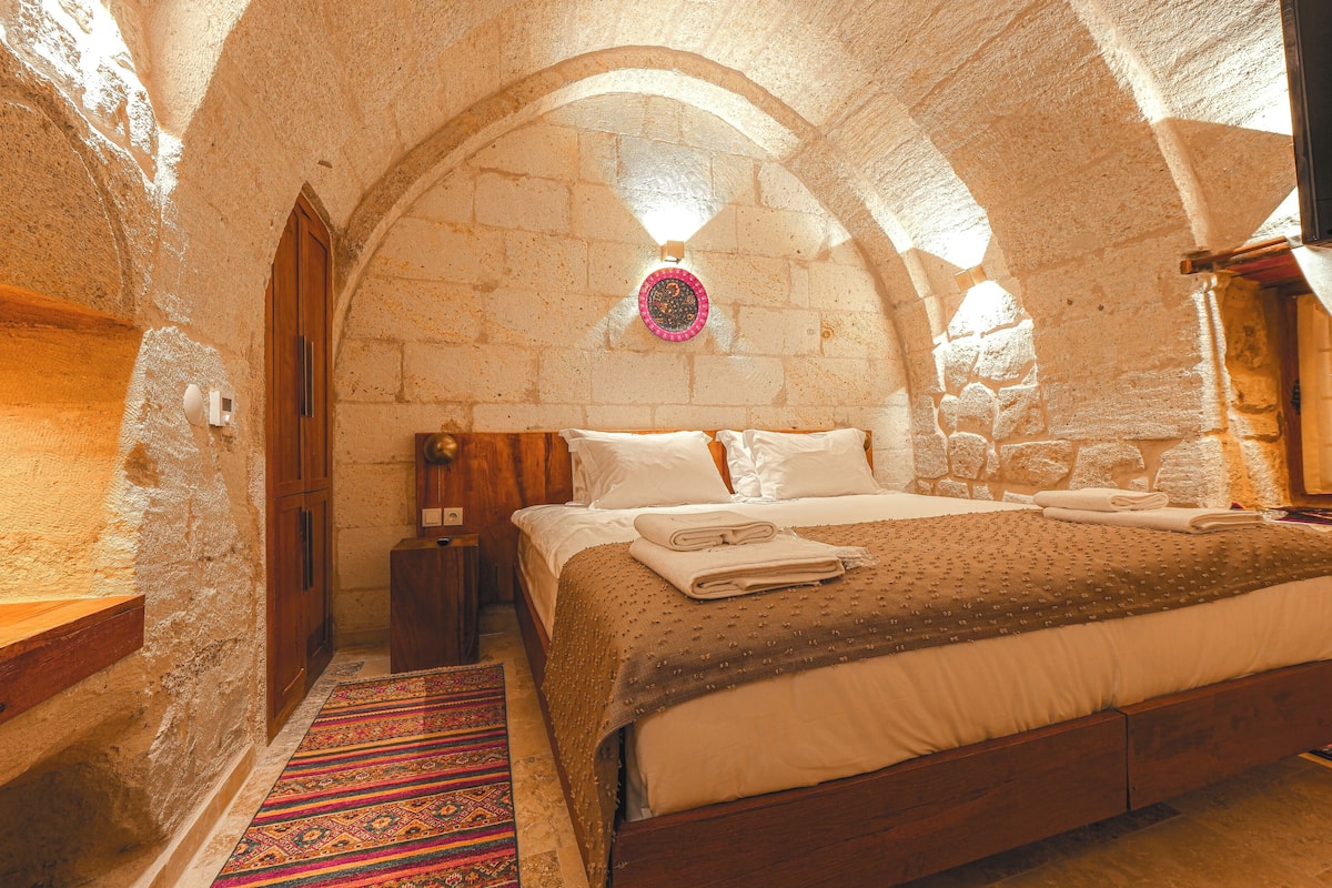 1 bedroom, premium bedding, memory foam beds, minibar