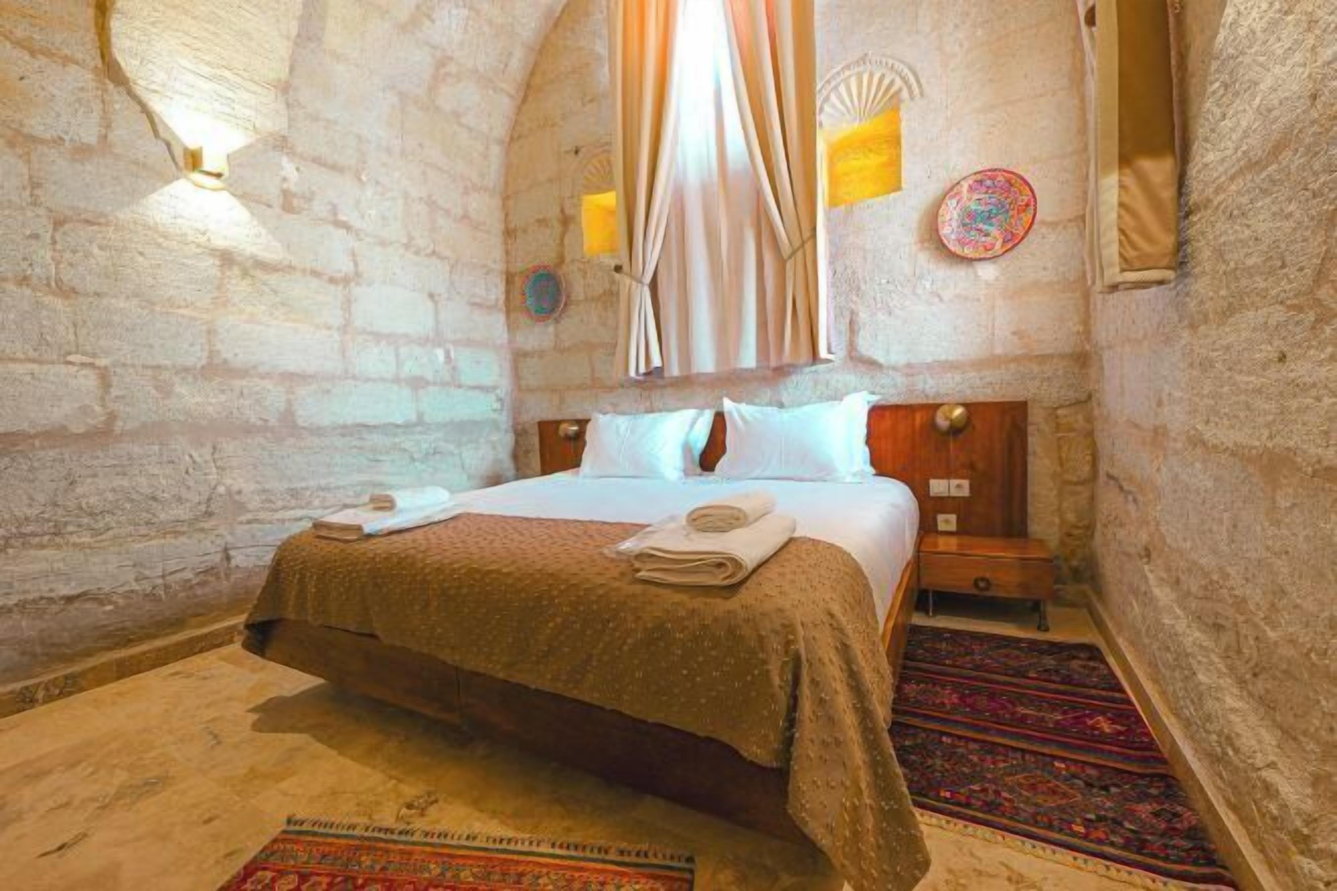 Sengetøy av topp kvalitet, memory foam-senger, minibar og safe på rommet