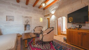 Exclusive-suite - udsigt til dal | Opholdsområde | 32-tommers LCD-tv med satellitkanaler, gulvvarme, printere