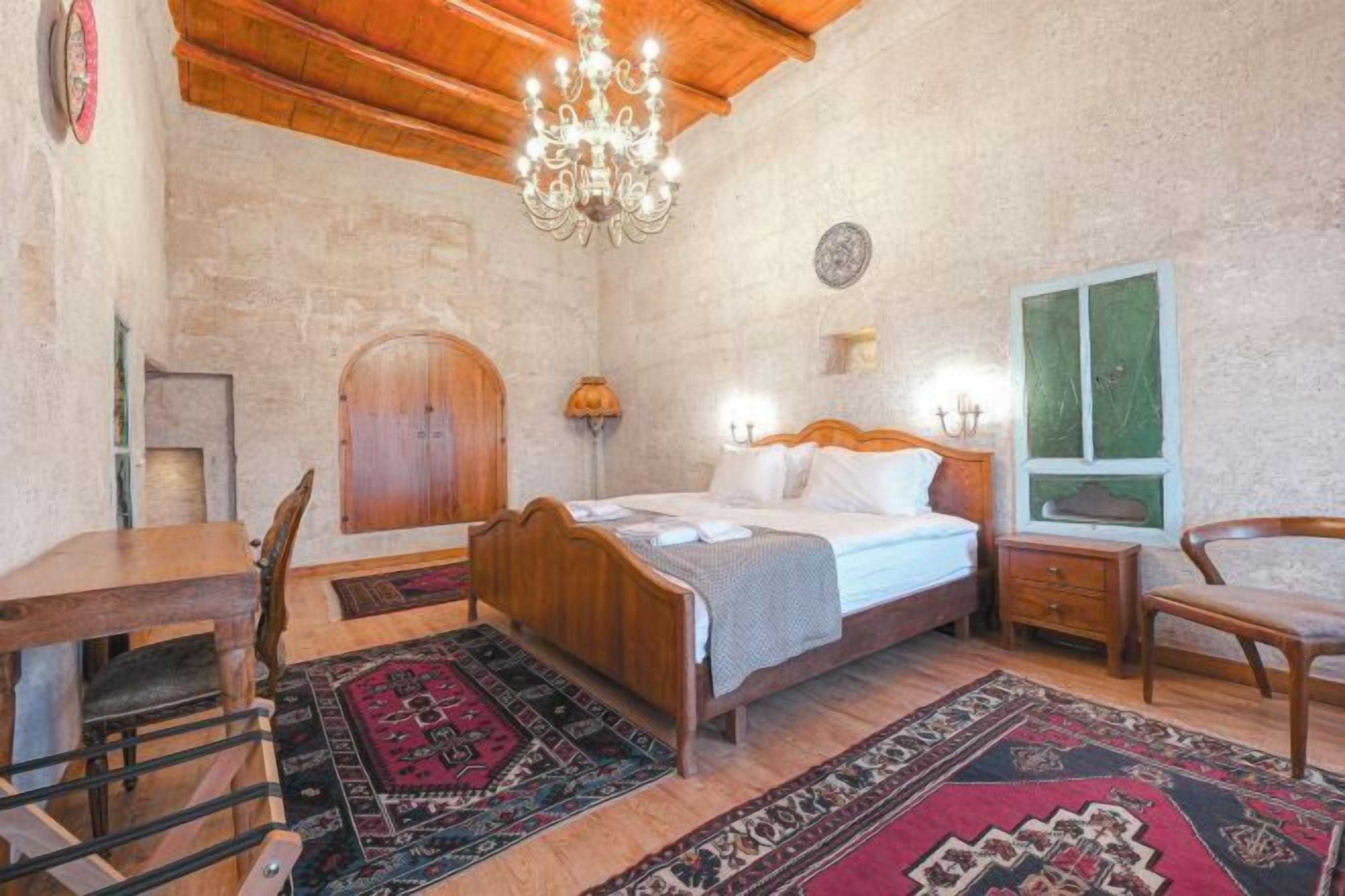 Sengetøy av topp kvalitet, memory foam-senger, minibar og safe på rommet