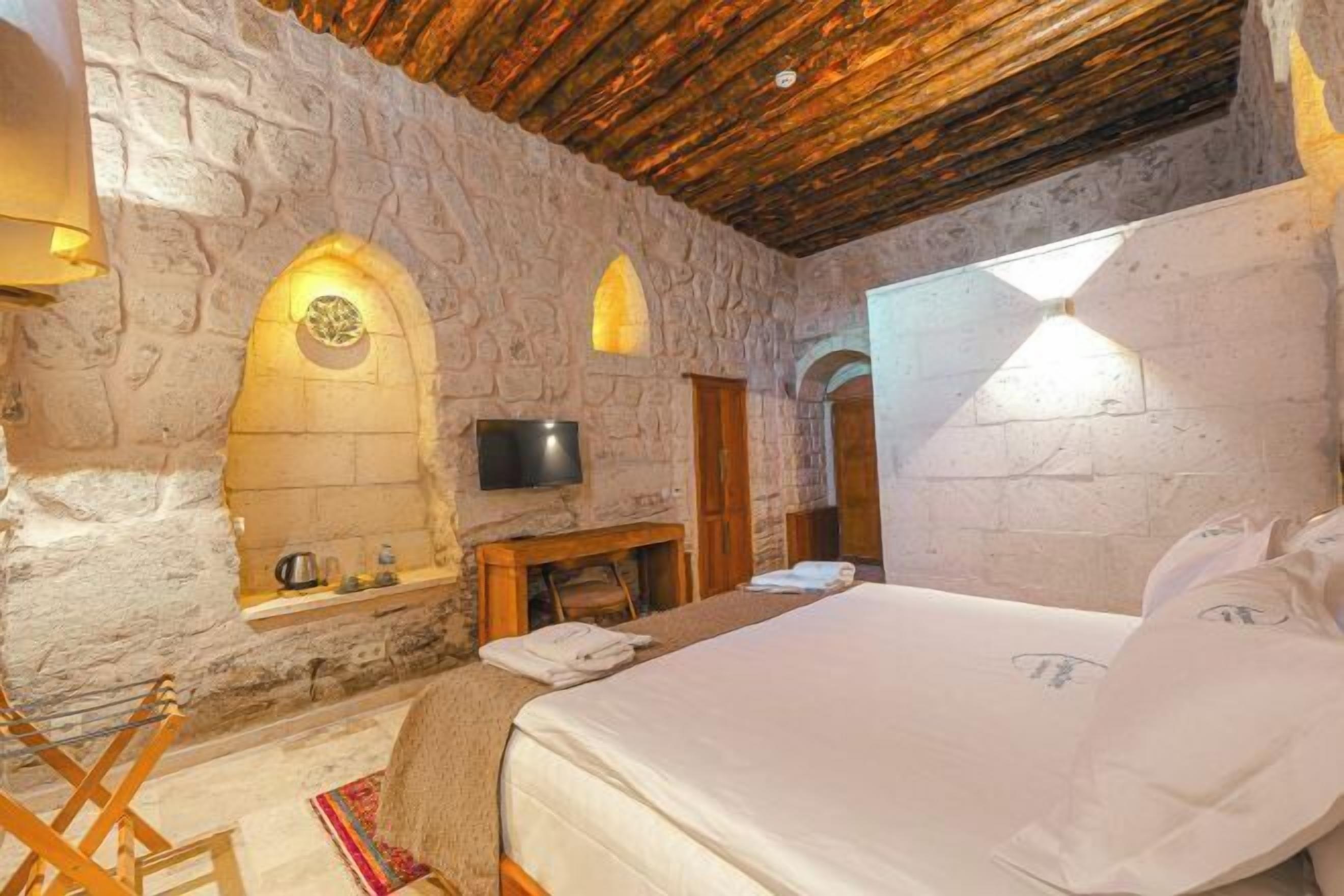 Sengetøy av topp kvalitet, memory foam-senger, minibar og safe på rommet