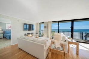 Télévision, cheminée