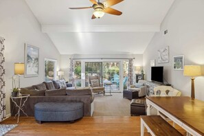 تلفزيون، مكتب