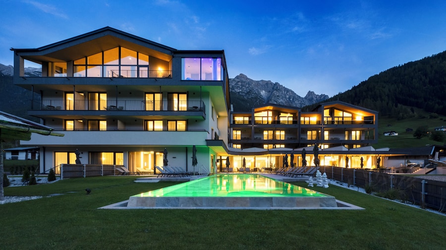 ELVA Premium Apartment Hotel
