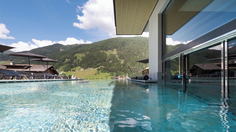 ELVA Premium Apartment Hotel