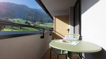 Superior-Studio, Balkon, Bergblick | Terrasse/Patio