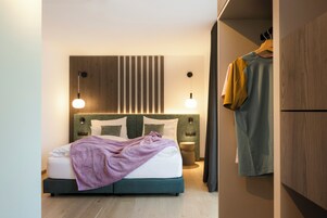 Apartamento família, sacada, vista para a montanha | Quartos à prova de som, Wi-Fi de cortesia, roupa de cama