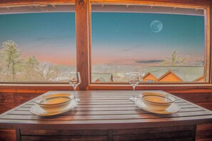 Dining - Moonlight Lodge Family Cabin (Pigeon Forge)