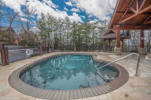 Indoor pool - Pigeon Forge TN Cabin, Close to Parkway (Pigeon Forge)