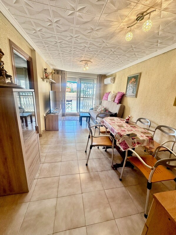 Interior - Apartment Benidorm REF 010 (Benidorm)