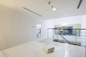 1 slaapkamer, een strijkplank/strijkijzer, wifi, beddengoed