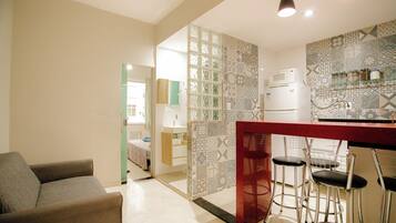 Departamento | Área de sala de estar | Smart TV de 40 cm con canales digitales