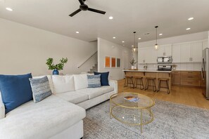 TV, ping pong - Villa #27 at Bloomington Country Club: Pool, Golf, Restaurant (St. George)