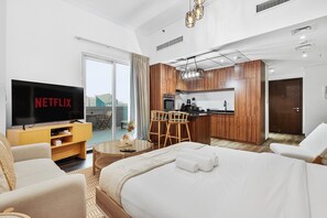 1 slaapkamer, een kluis op de kamer, een strijkplank/strijkijzer, wifi