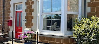 Spacious renovated cottage close to Snettisham RSPB beach and Royal Sandringham