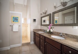Hair dryer - Experience the exquisite Mango Serenity, a spacious condo that offers breathtaking views and an abundance of comfort.  Discover your perfect getaway today! (St John)