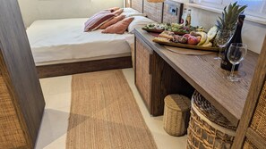 1 bedroom, bed sheets