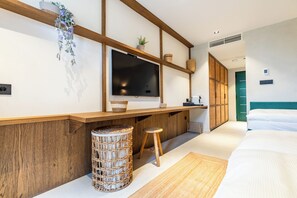1 bedroom, bed sheets
