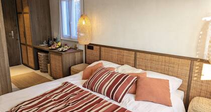 Charming B&B "Suite 1" in Drvenik Mali with a host of luxurious amenities.