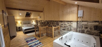 Charming 2-bedroom stone house with  heating svimming pool pleasant İzmir