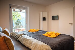 Double Room, Balcony, Mountain View