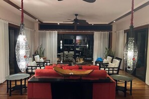 Interior - Sankhara Private Beach Luxury Villas : Villa - Beach Front (Poste Lafayette)