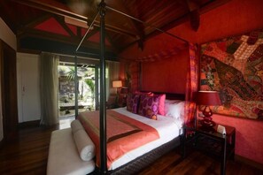 3 bedrooms, iron/ironing board, travel cot, WiFi
